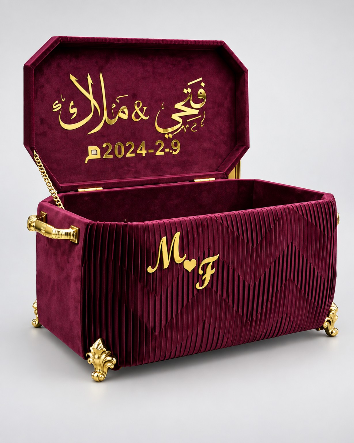 صندوق مناسبات مخملي بأسماء وتاريخ مخصص